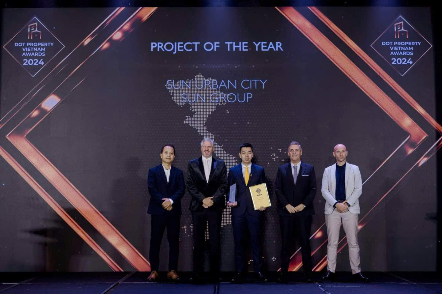 Sun Urban City xuất sắc giành giải thưởng "Dự Án Của Năm" tại Dot Property Vietnam Awards 20244